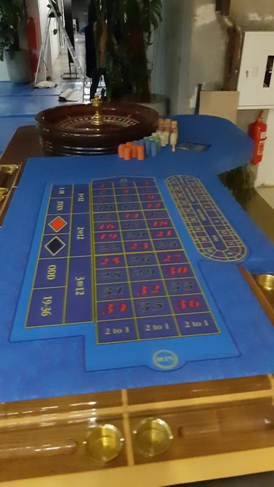 Солодка вата,оренда батута Роблокс,лабірінт,батут сетка,электомо