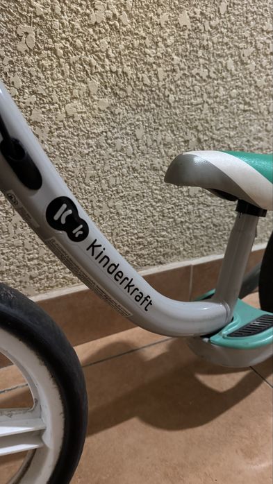 Велобіг Kinderkraft SPACE