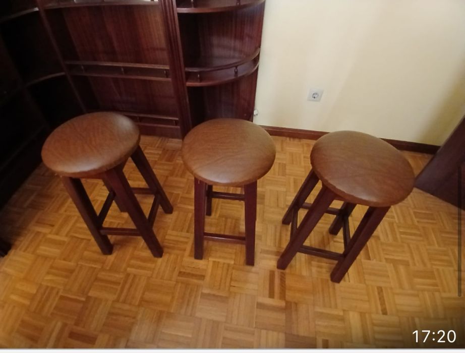 Movel bar de canto  com 3 bancos