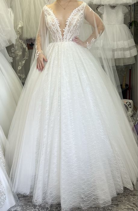 Продам весільну сукню стан9/10