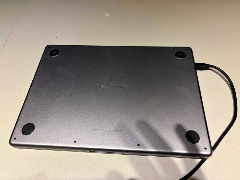 MacBook Pro 14 M1 Pro 32GB 1TB – teclado US