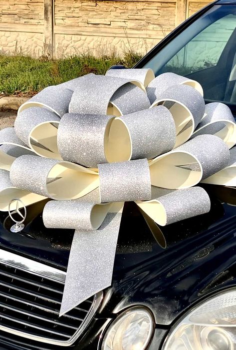 Бант на машину - стильний аксесуар