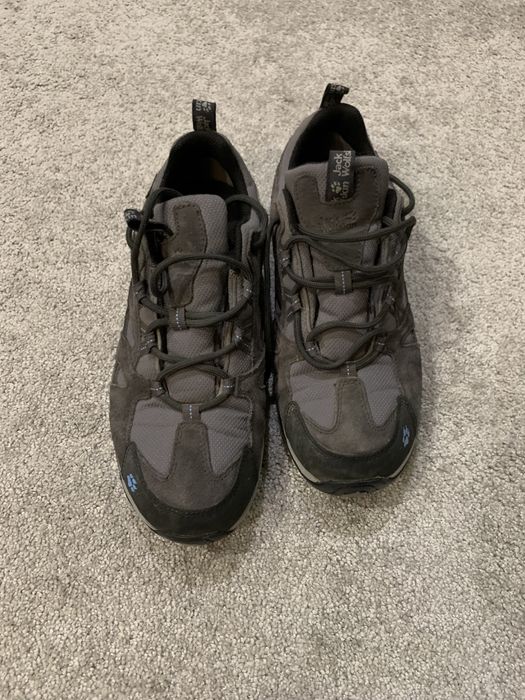 Сірі трекінгові кросівки Jack Wolfskin