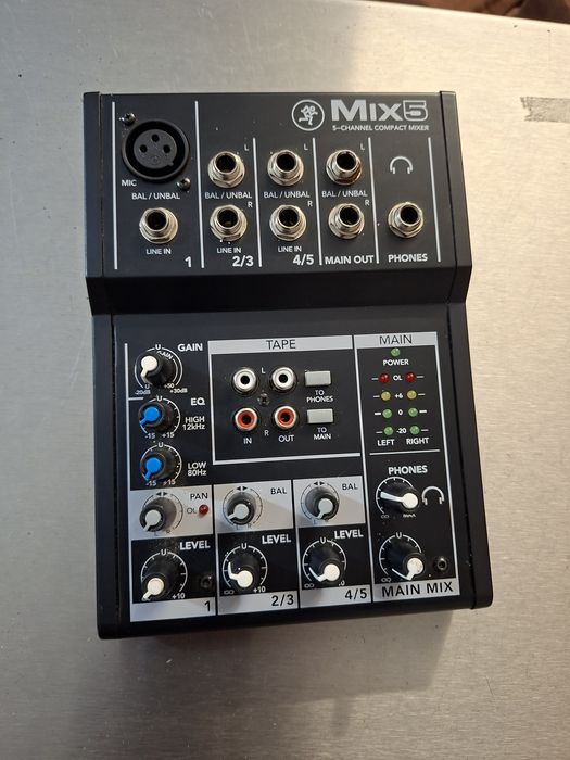 Mesa de mistura ​Mackie Mix5 - 5 Canais - Profissional