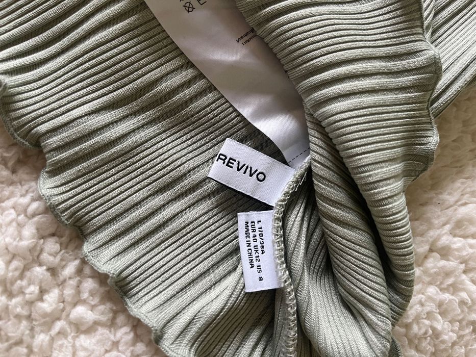 Zielony top półgolf Urban Revivo