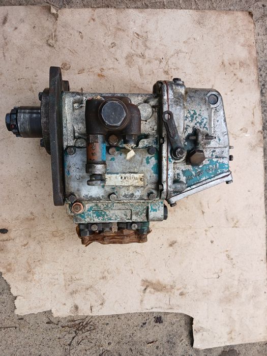 Паливний насос ЮМЗ -6