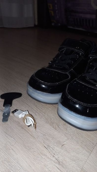 ТЕРМІНОВО! Роликові кросівки з LED підсвічуванням, чорні, розмір 35-36