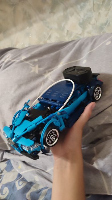 Продам LEGO бугати.