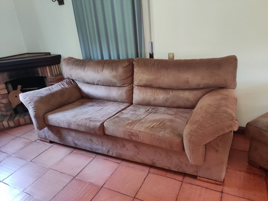 Sofá castanho + banqueta