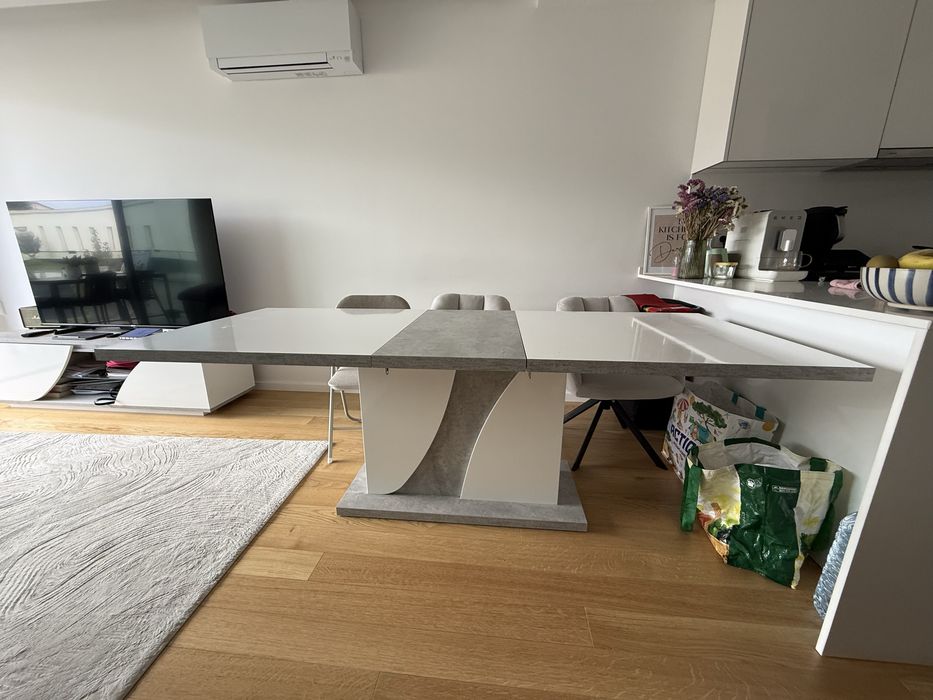 Mesa de jantar extensível