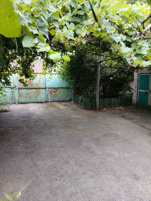 Продам добротне домоволодіння