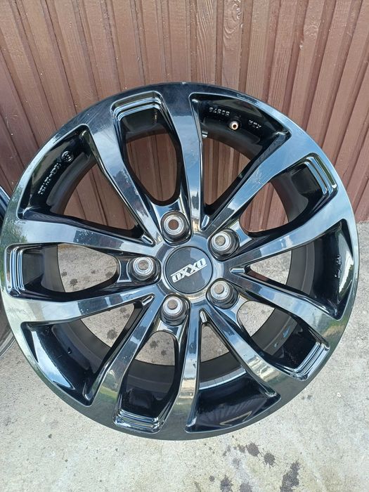 Felgi OXXO Hyperion BLACK 17 7J ET56 5x120 BUS