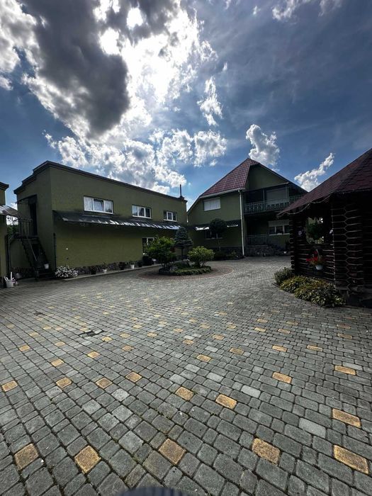 Продається будинок в с. Угля