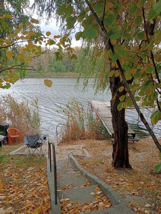 дом на берегу озера правый берег Днепра