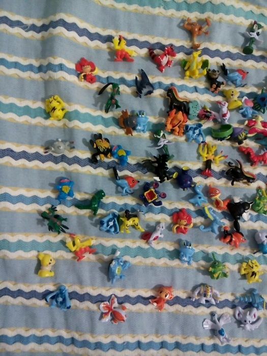 Pokémon figuras pequenas