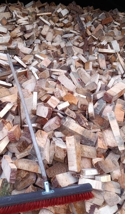 opał, suche drewno sosnowe