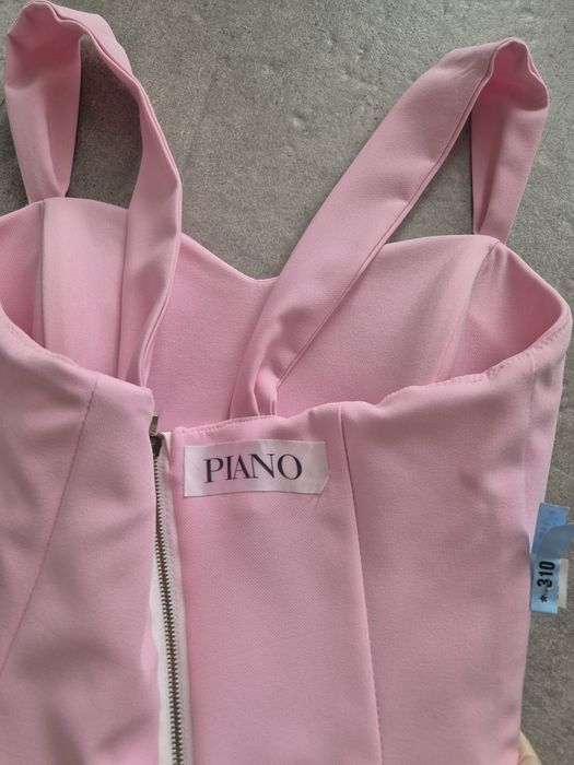 Sukienka asymetryczna PIANO