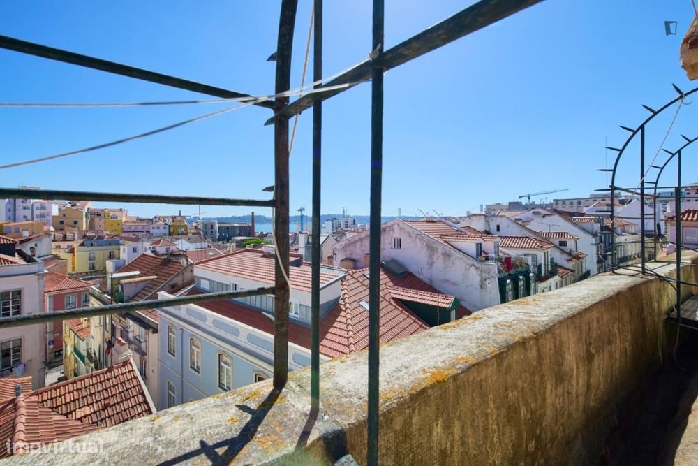 Quarto - localizado em São Bento Lisbon