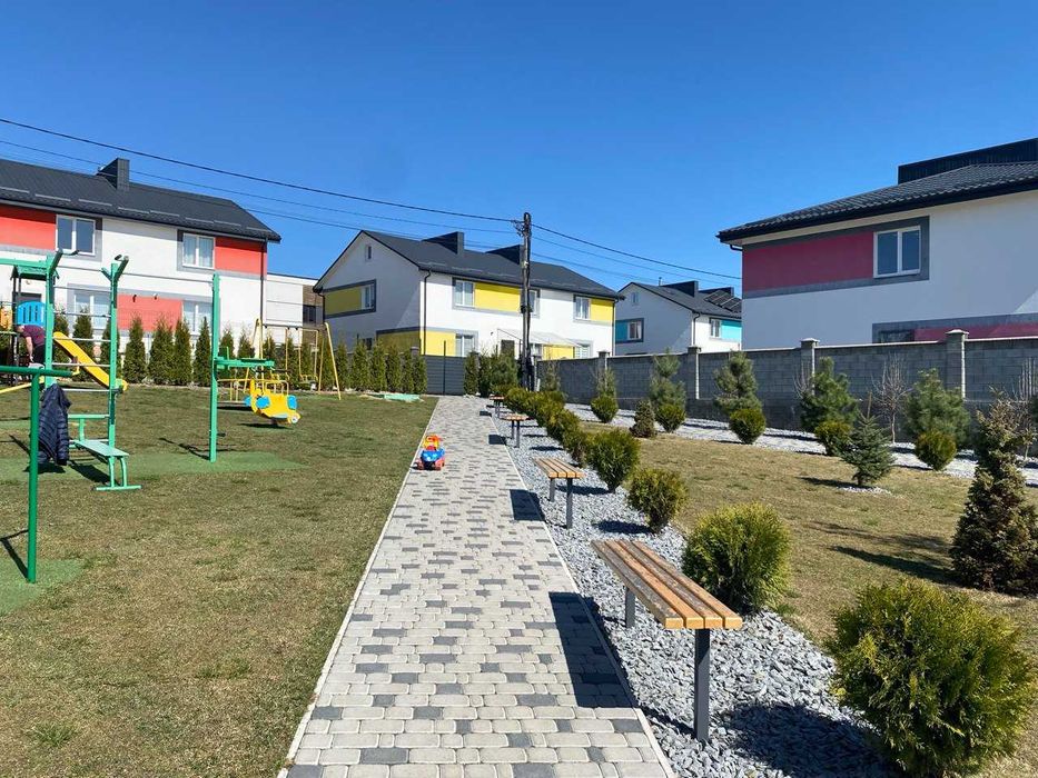 Котедж в районі  Ювілейний з міськими комунікаціями