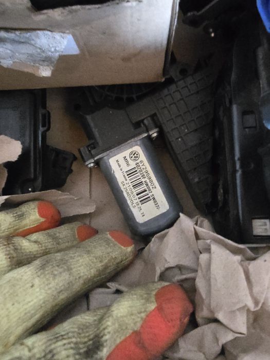 Замки та склопіднімачі для Skoda Fabia/Romster