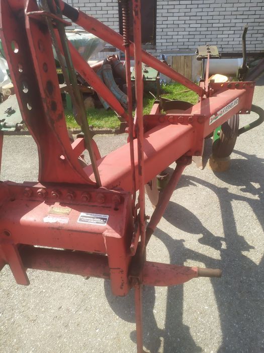 Pług Kverneland 2, 3, 4 skibowy.Rozsiewacz Amazone