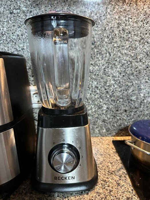 Liquidificador Becken – Jarra de Vidro | Bom Estado