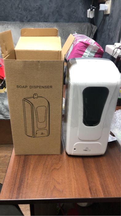 Сенсорний дозатор рідкого мила