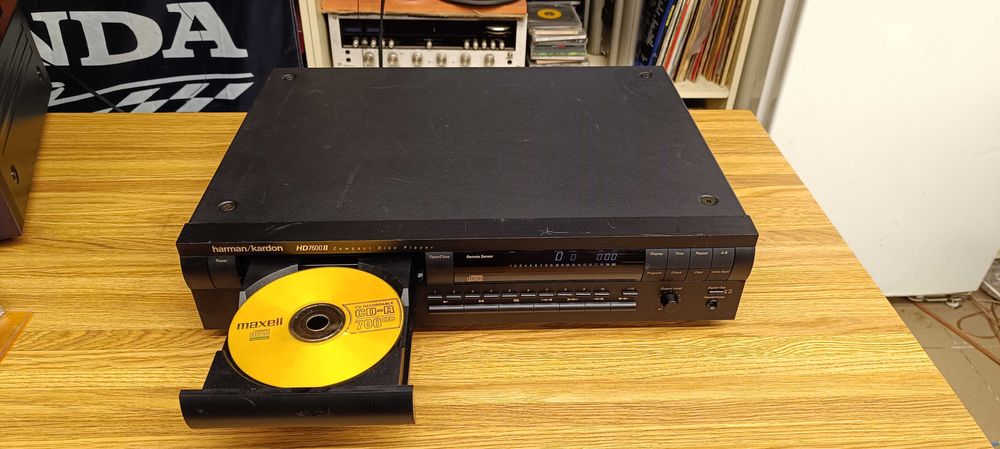 CD програвач Harman Kardon HD7600 II  (Звук ! )