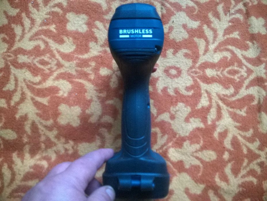 NOWY klucz udarowy Bosch Professional  GDX 18V-200 + skrzynka.
