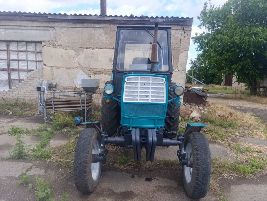 Продам трактора Юмз-6 2 штук