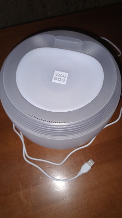 Поїлка-фонтан для кішок і собак