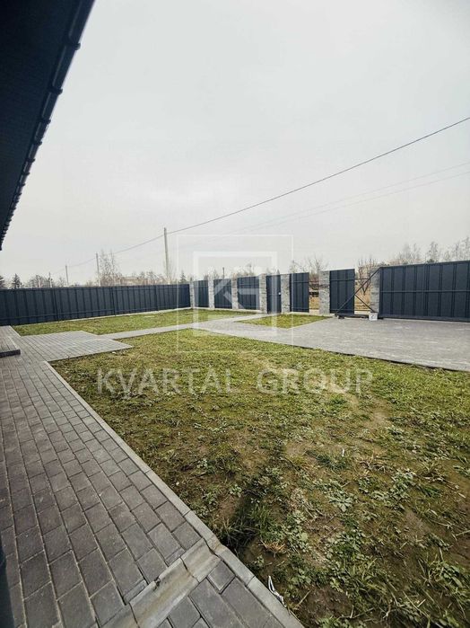 Сучасний будинок 120 м² з ремонтом і ділянкою 12 соток