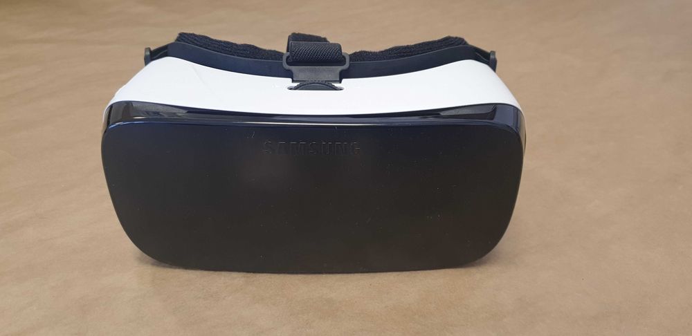 Okulary VR Samsung GearVR z kontrolerem pilotem