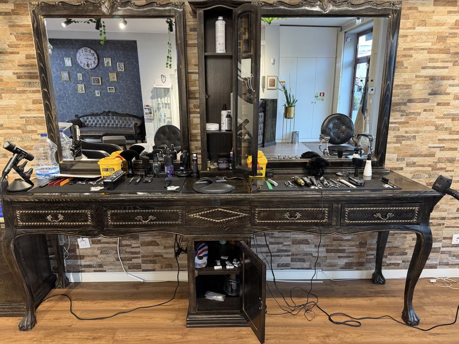 Movel de madeira barbearia