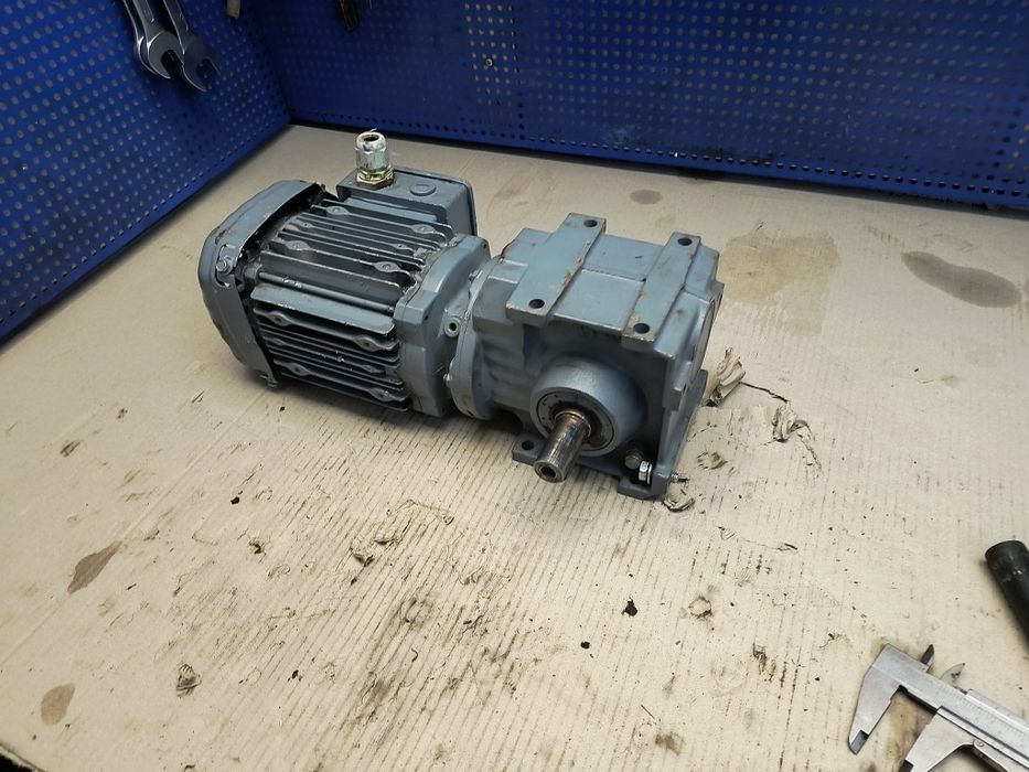 Przekładnia 62/min 0,55kw silnik reduktor motoreduktor mieszalnik napęd