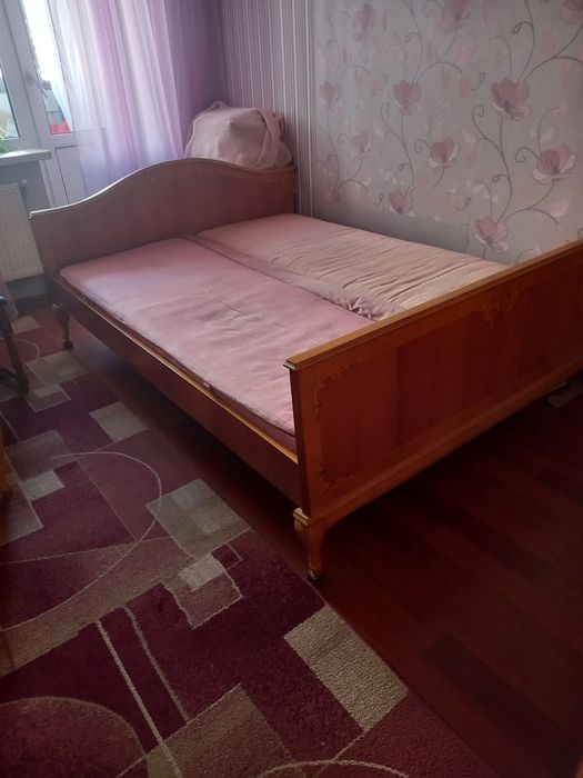 кровать двухспальная