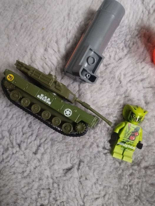 Figurka LEGO ninjago plus czołg