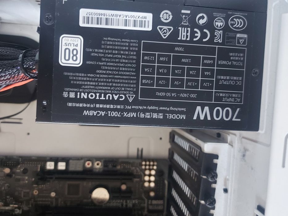Komputer stacjonarny i7 chłodzony ciecza/SSD 500GB
