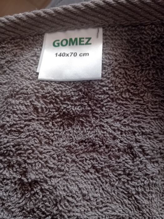 Ręczik kąpielowy 140x 70 nowy 2 szt