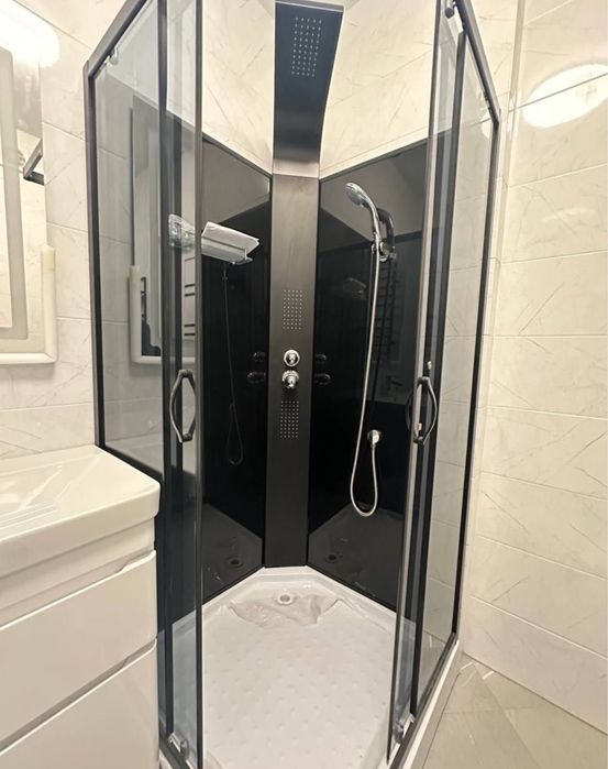 Стильна квартира студія з панорамою на Дніпро (л1