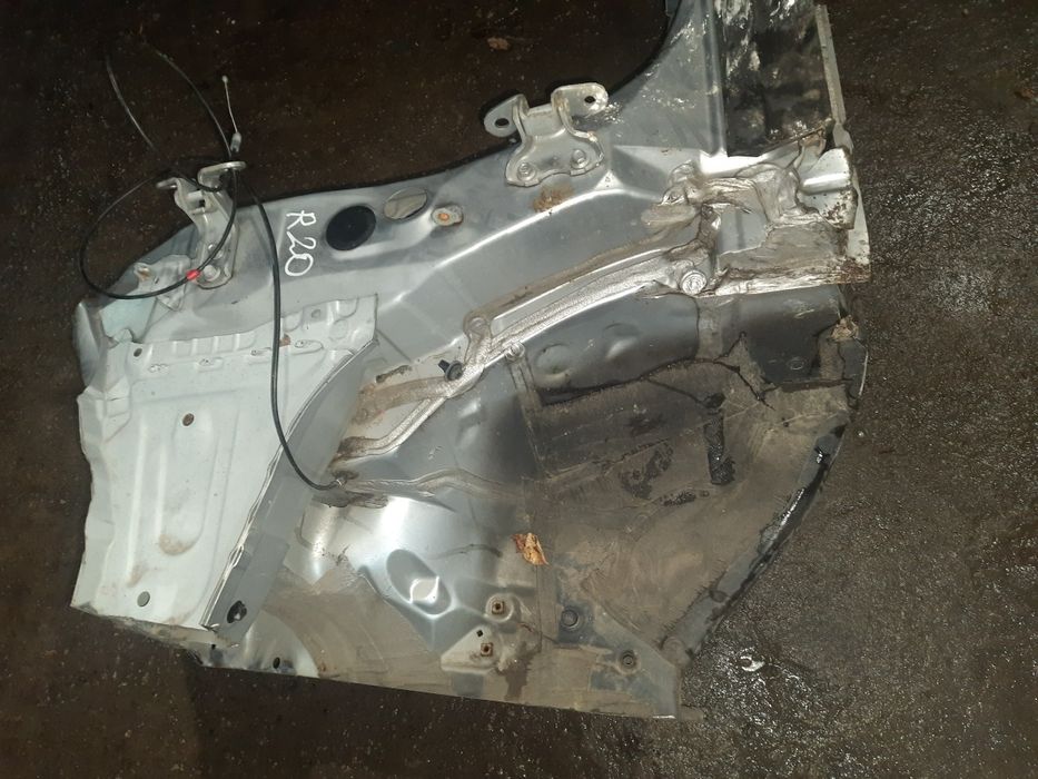 Toyota RAV4 2020 сапог стойка передней двери петли