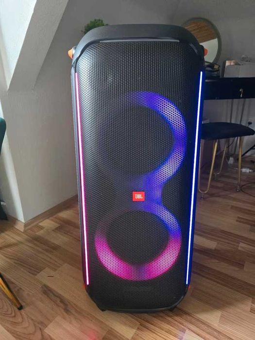 JBL PartyBox 710 – mocny głośnik Bluetooth z efektami świetlnymi