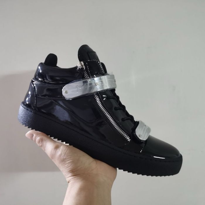 Кросівки Giuseppe Zanotti ЧИТАТИ ОПИС