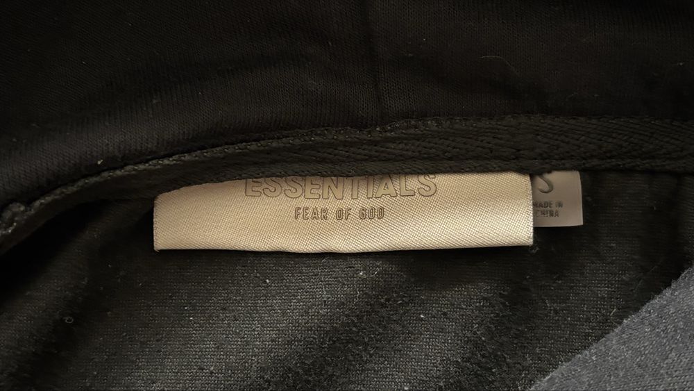 Худи essentials black