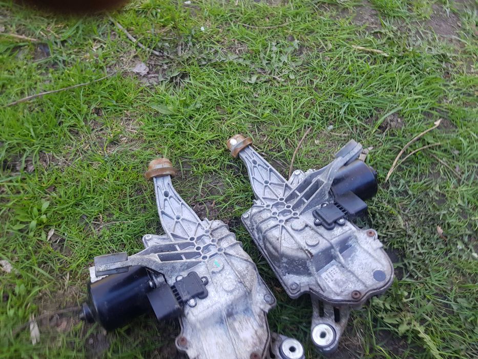 Silnik mechanizm wycieraczek prawy i lewy Scenic III kpl, posiadam inne części