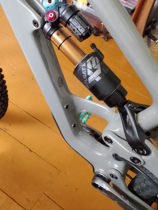 Fox X2 230/65 YT capra damper