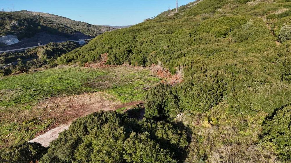 Terreno Rustico com acesso asfaltado em Loures