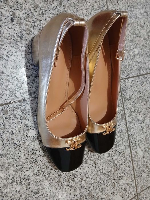Sapatos verniz bicolor dourado/preto com fivela – tam. 40 – pouco uso
