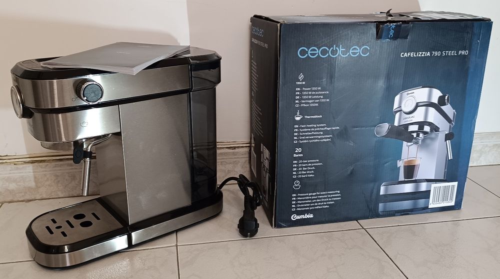 Máquina de café Cecotec Cafelizzia 790