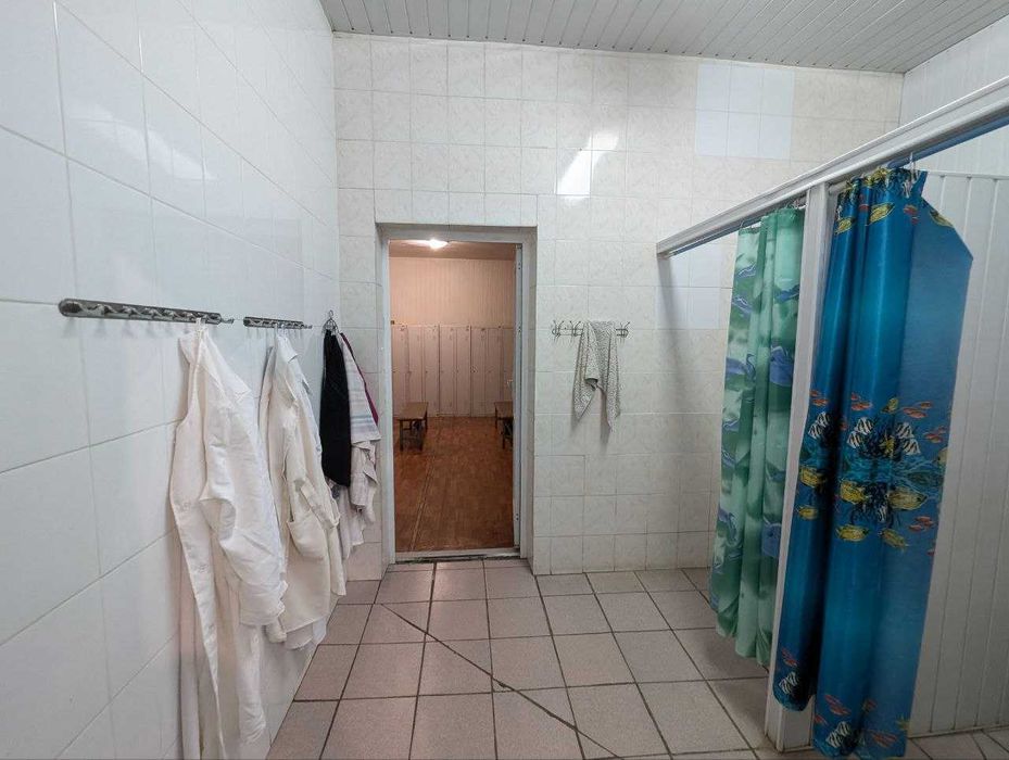 Продамо 2400 кв.м виробничих площ  консервного заводу в чудовому стані